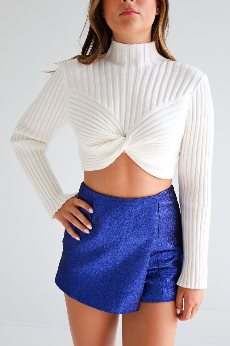 HIGH NECK KNIT SWEATER IN WHITE